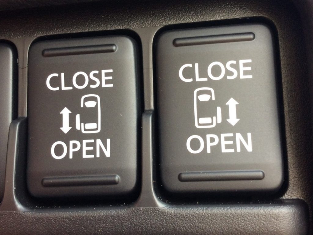 あのスイッチ何ですのん・・・？vol.3 車購入のお役立ち情報カミタケマガジン