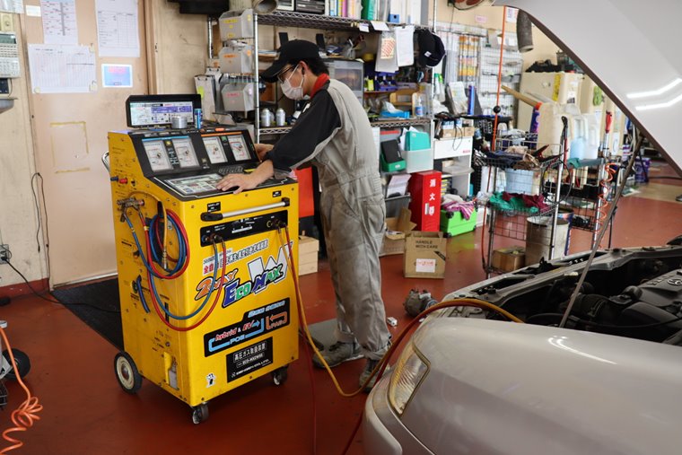 車のエアコンの効きが悪いのはガス不足や汚れのせい 対策方法は カミタケマガジン