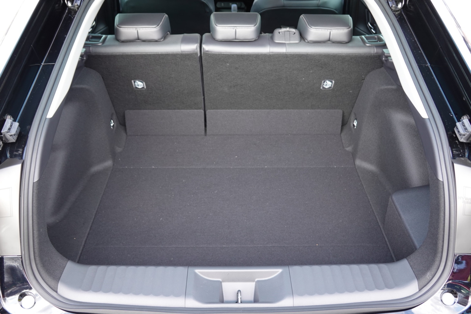 新型プリウスの内装は?旧モデルとの比較やライバル車種との違い | 車購入のお役立ち情報カミタケマガジン