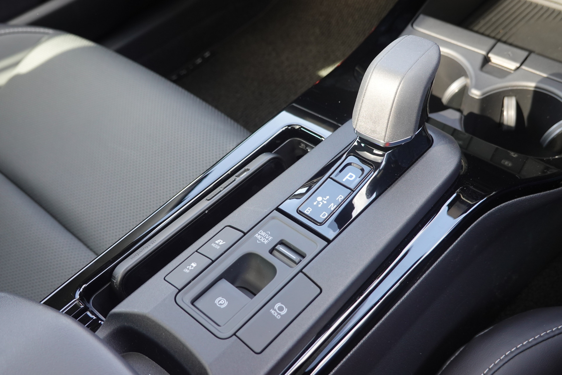 オートブレーキホールドとはどのような機能？仕組みや正しい使い方 車購入のお役立ち情報カミタケマガジン