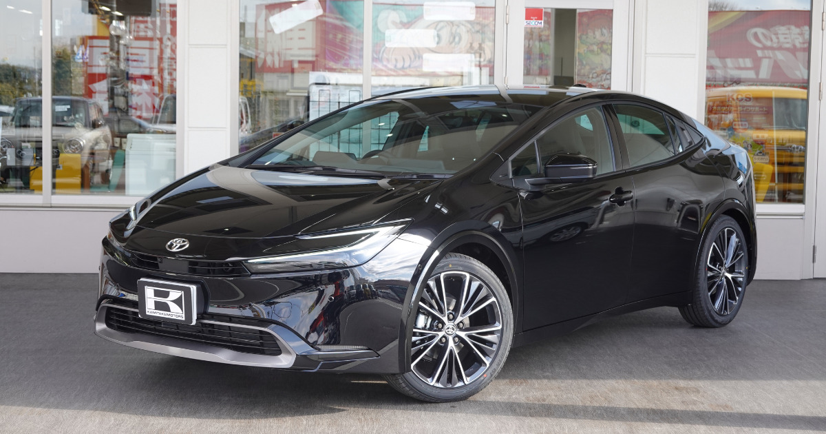プリウス トヨタ「プリウスPHEV」速さと洗練が融合した\u201c現実的なBEV\u201dの素敵な