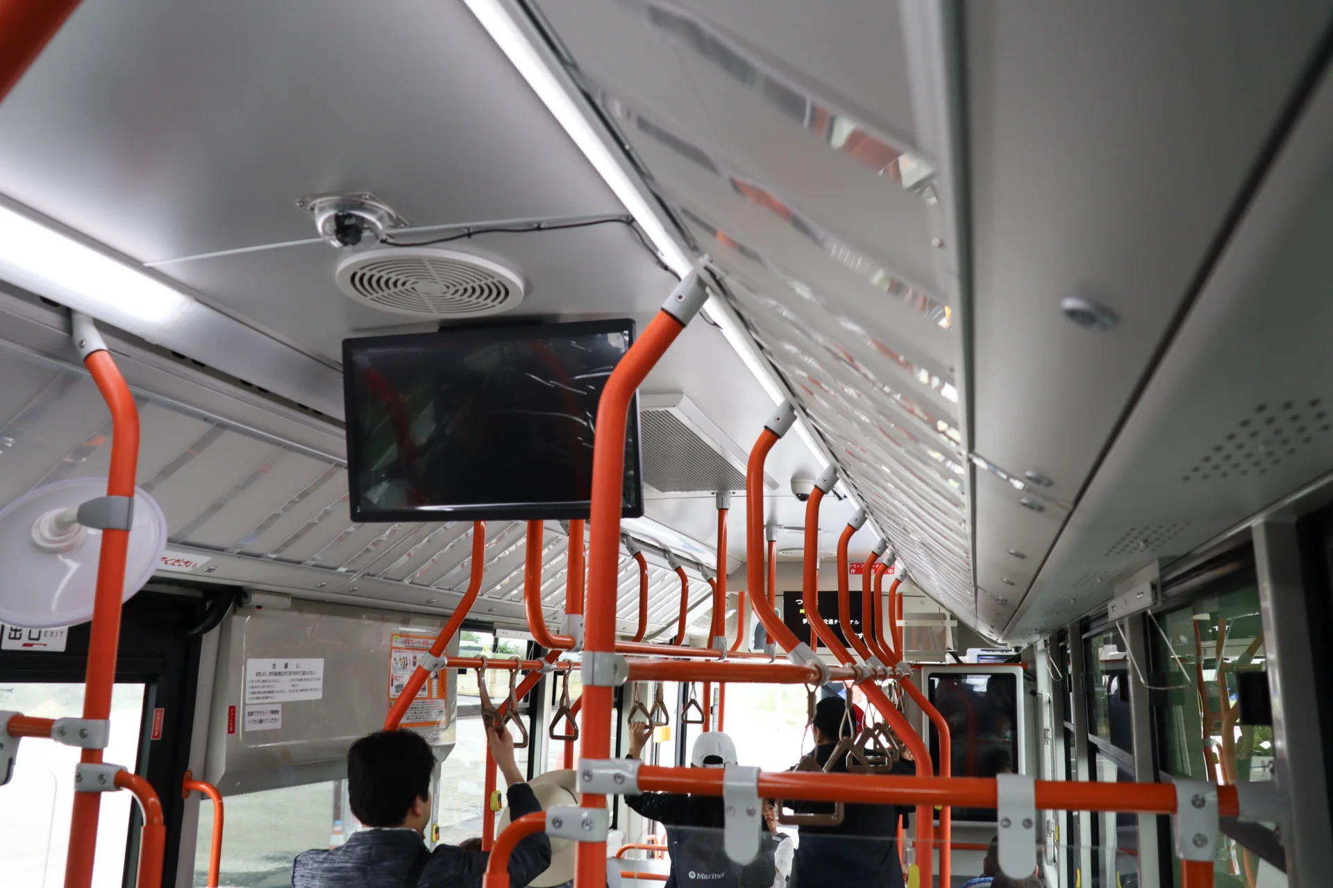 EVシャトルバス車内
