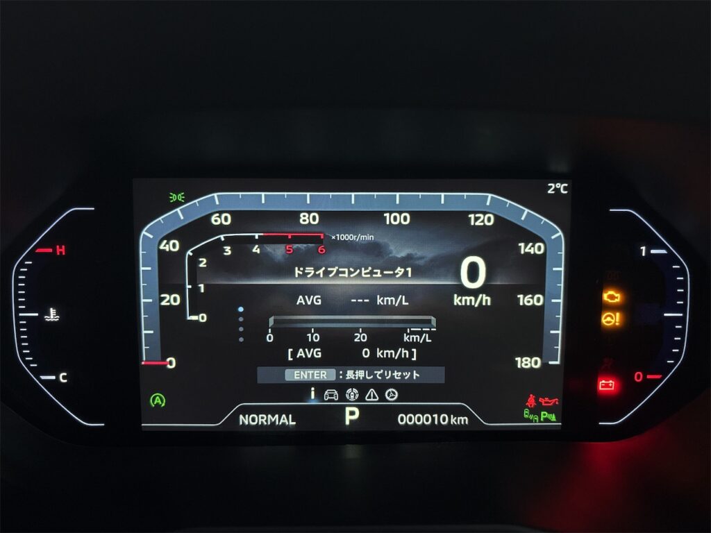 デリカD:5内装（運転席メーター液晶画面）