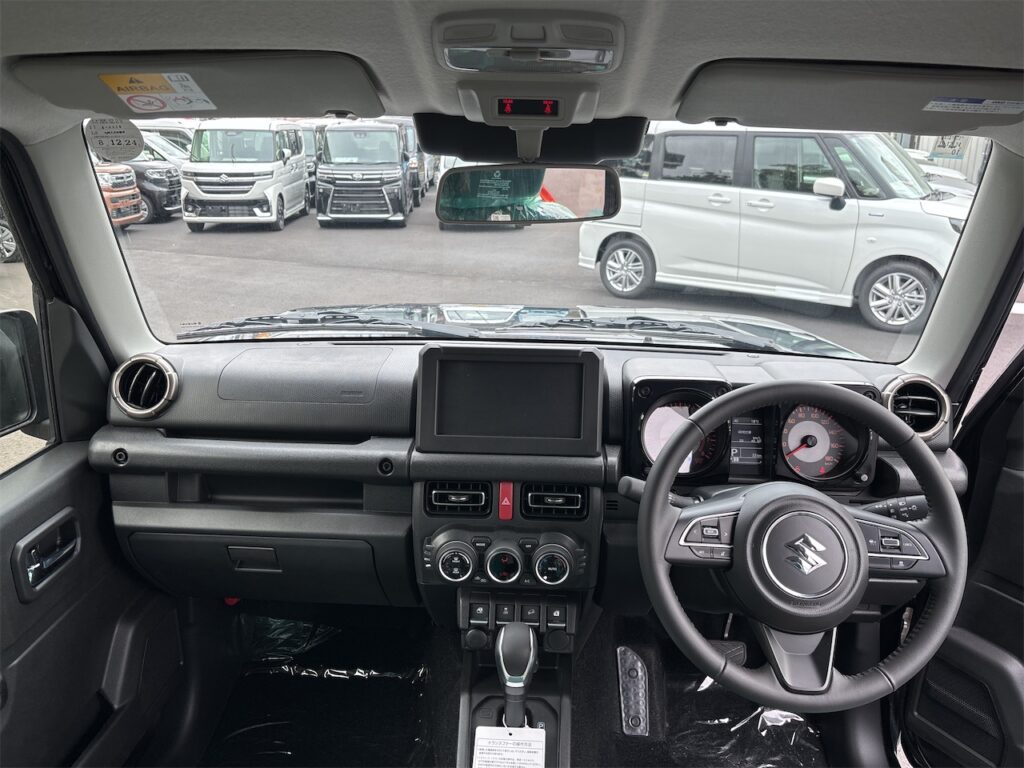 ジムニーノマド内装：運転席