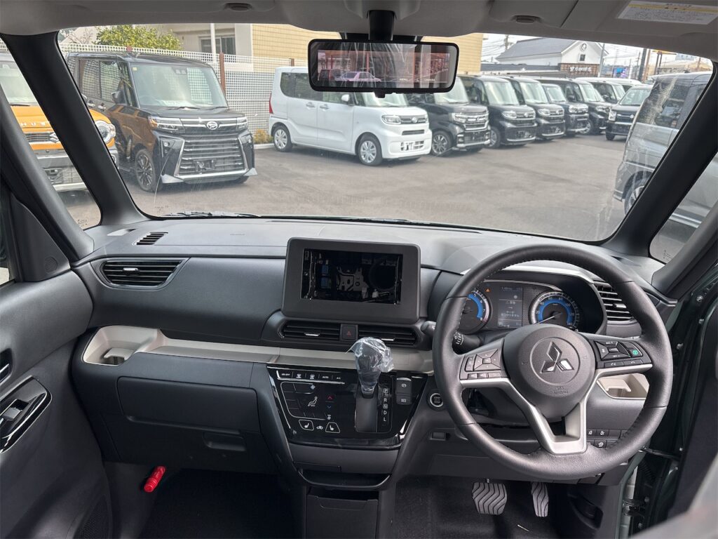 デリカミニ内装：運転席