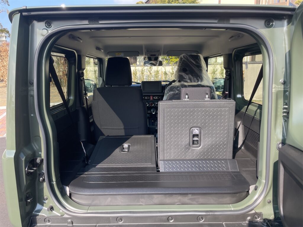 内装：ラゲージルーム