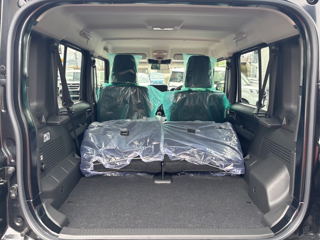 ジムニーノマド内装：ラゲージルームフラット状態