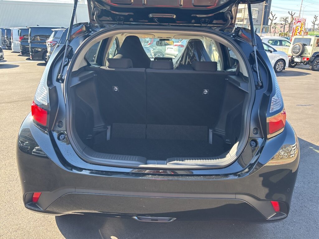 内装：ラゲージルーム