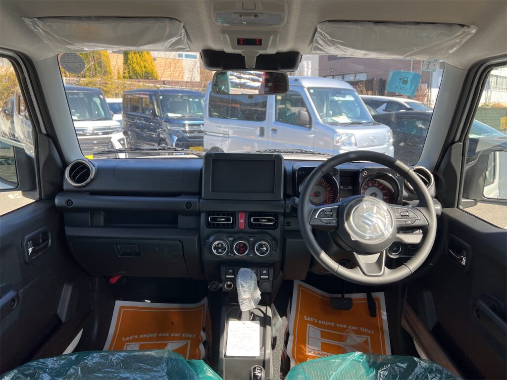 ジムニーノマド内装:運転席