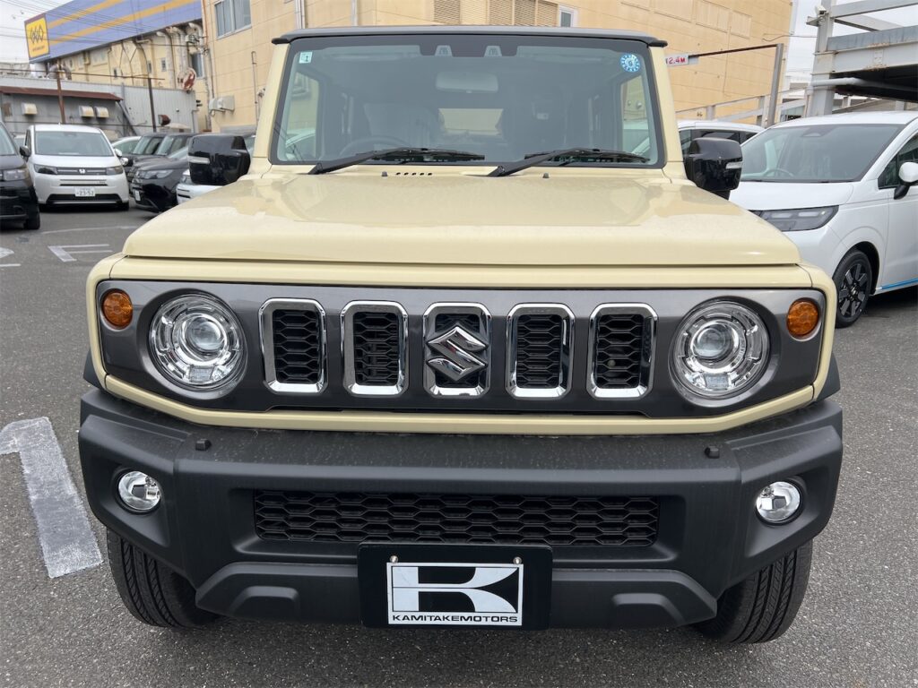 外装：フロントグリル