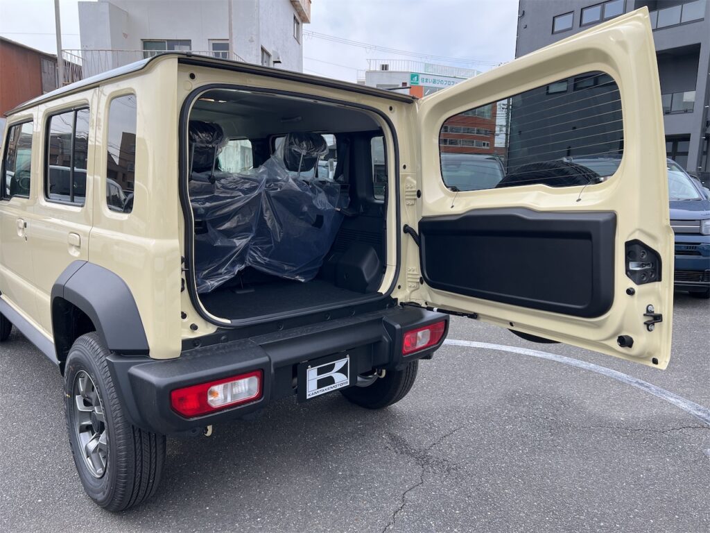 内装：ラゲージルーム