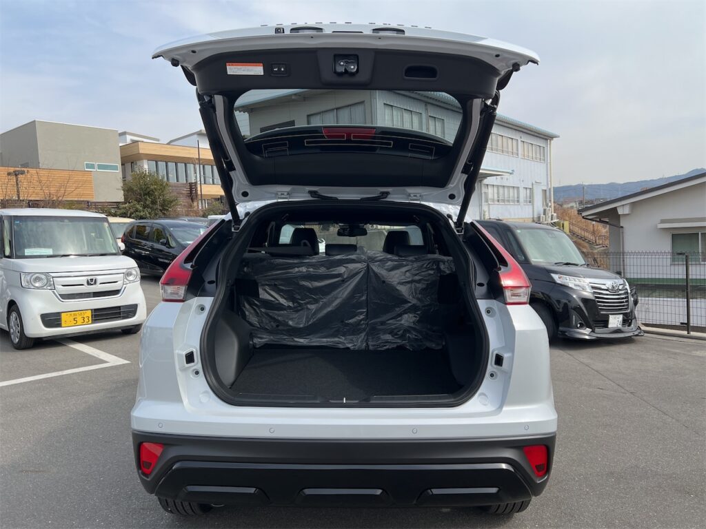 エクリプスクロス内装(リヤゲートオープン)