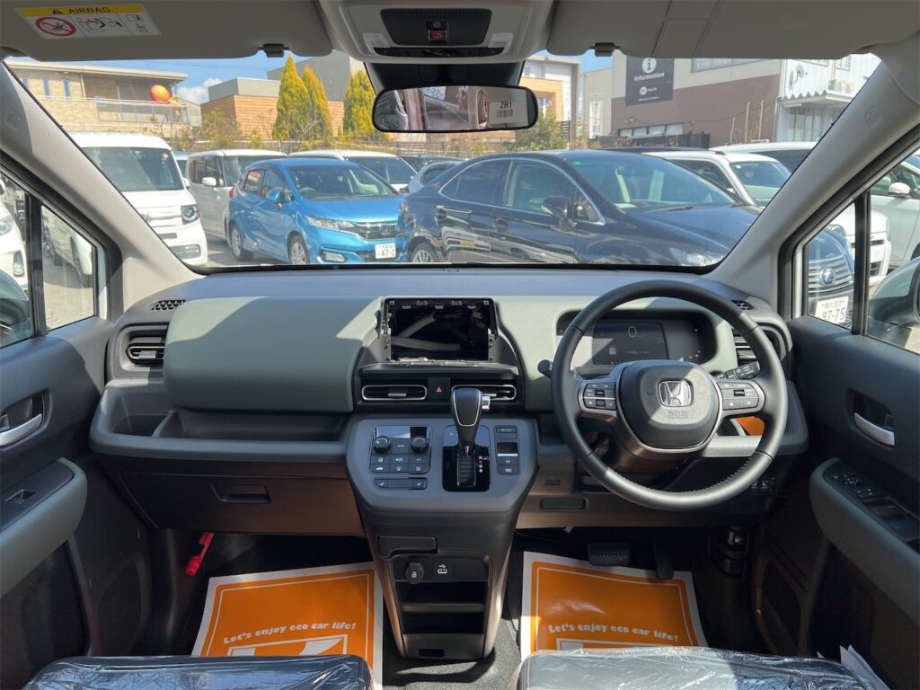フリード内装:運転席