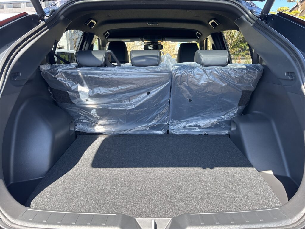 内装：ラゲージルーム