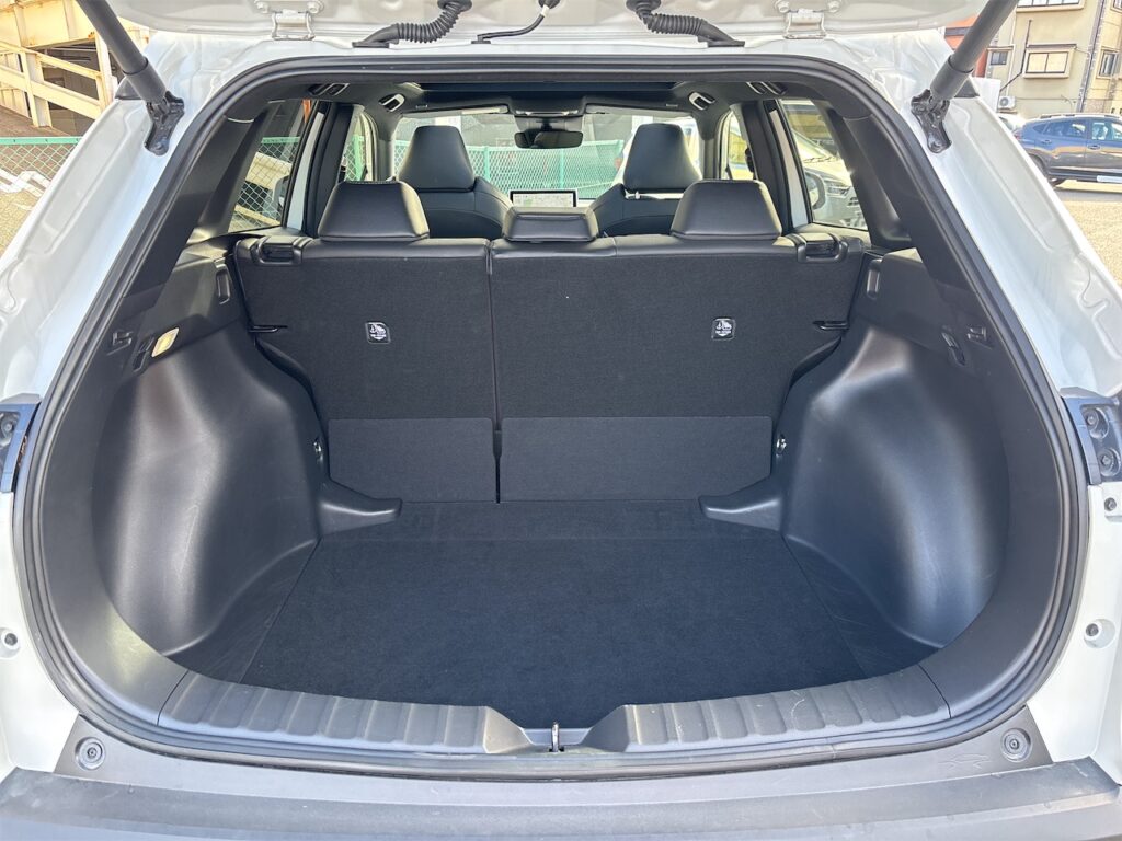 カローラクロス内装：ラゲージルーム