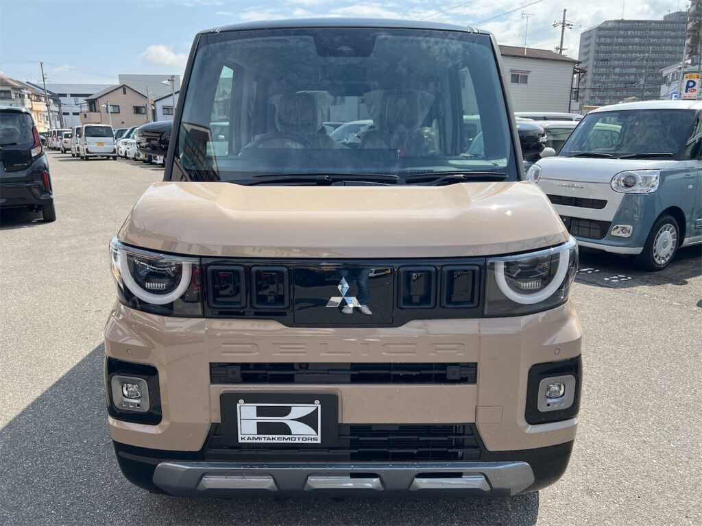 外装：フロントグリル