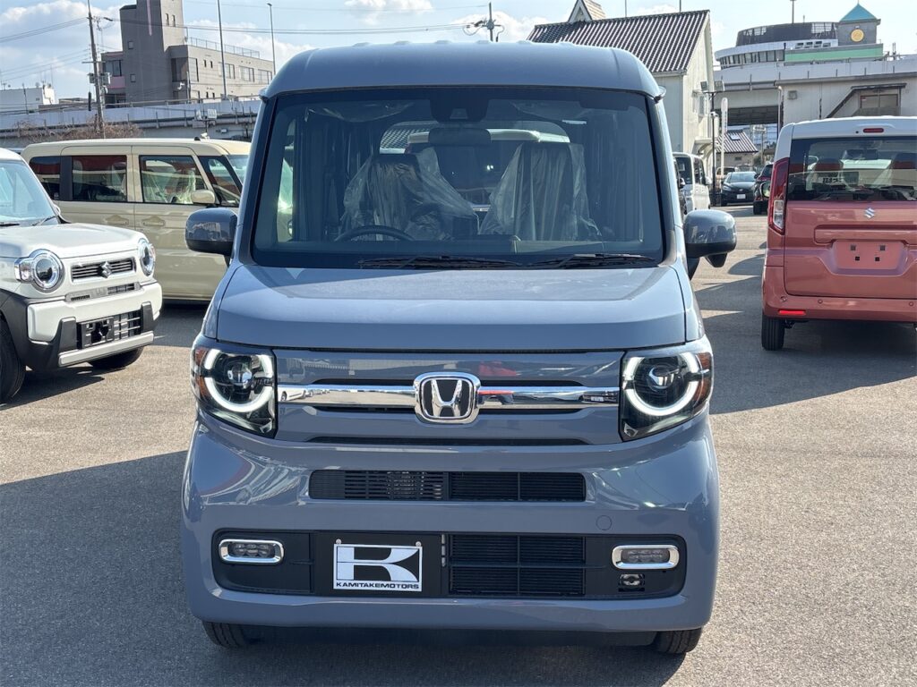 外装：フロントグリル