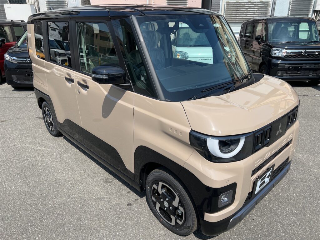 デリカミニ外装：斜め正面