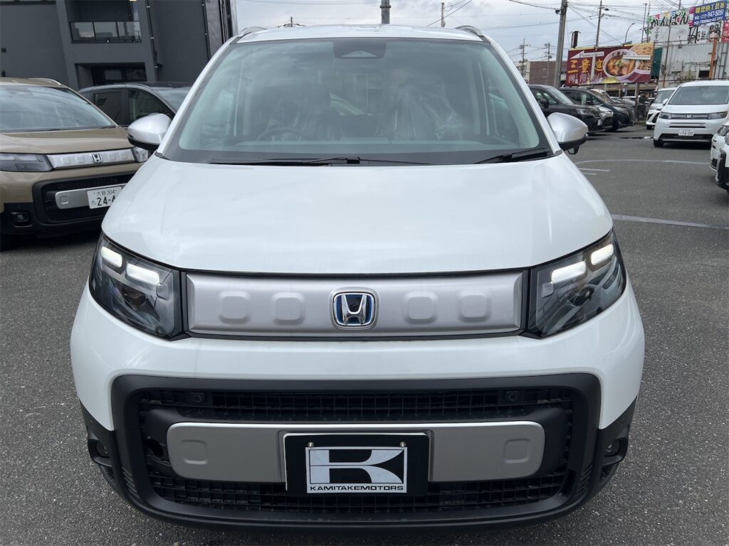 外装：フロントグリル