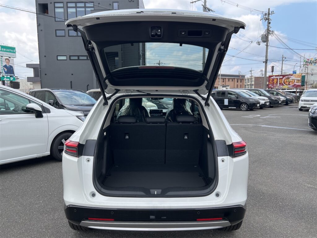 内装：ラゲージルーム