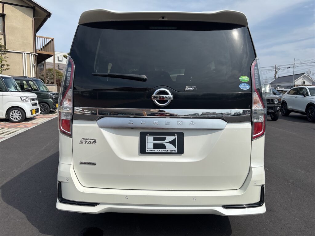 セレナ外装：リア