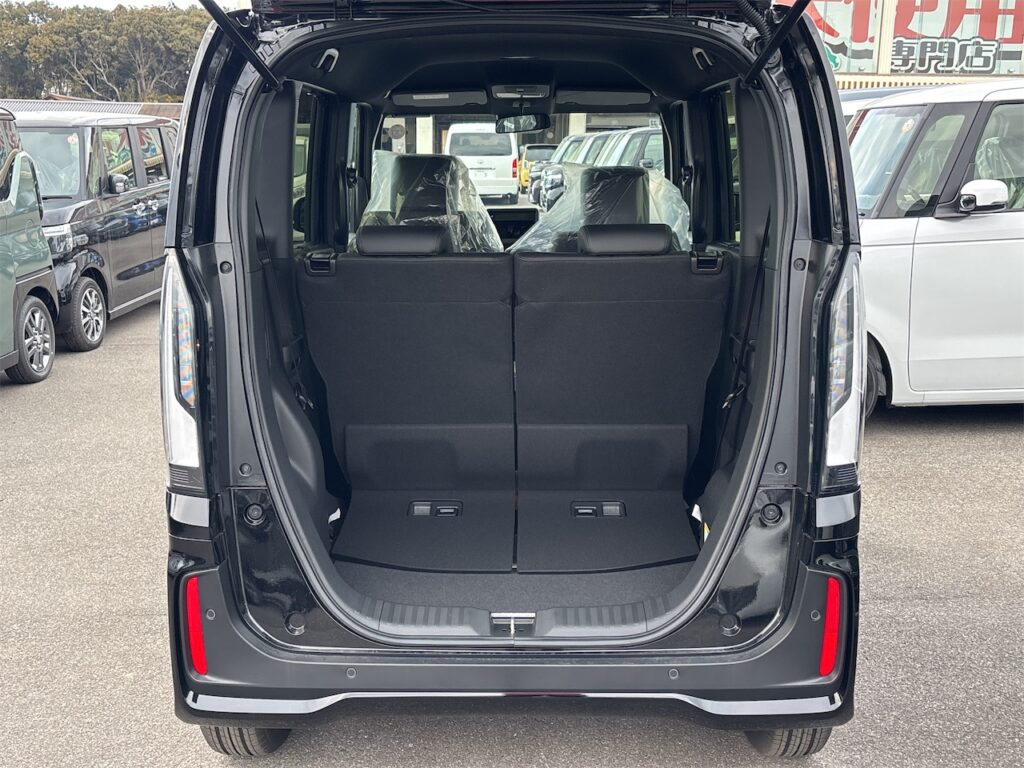 内装：ラゲージルーム