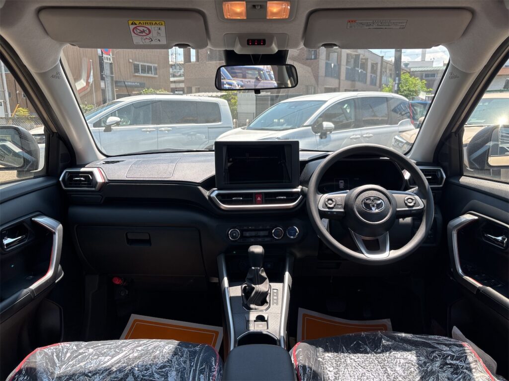 ライズが内装：運転席