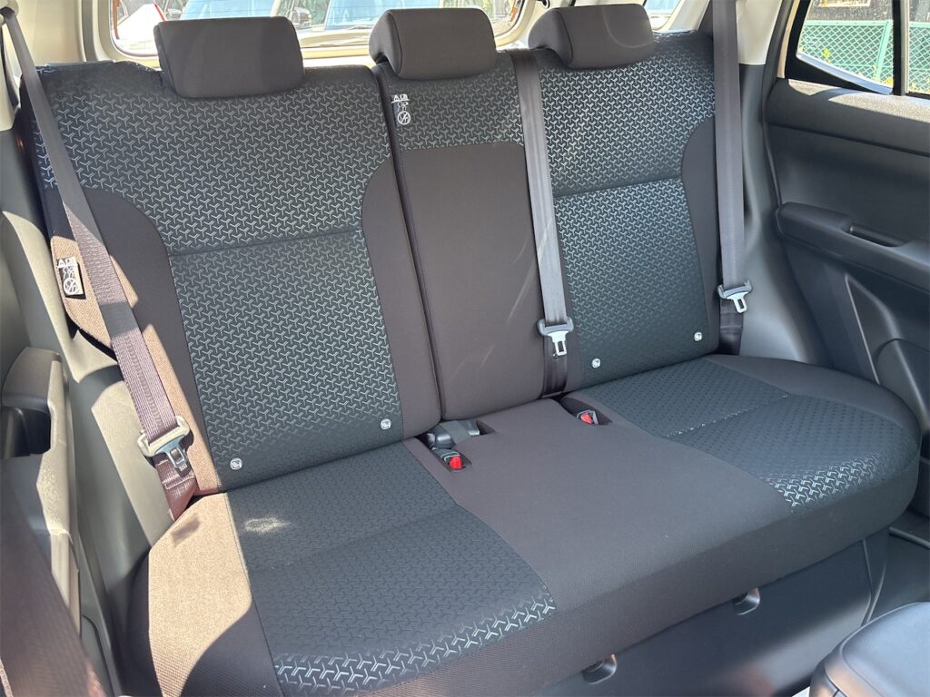 ライズが内装：後部座席
