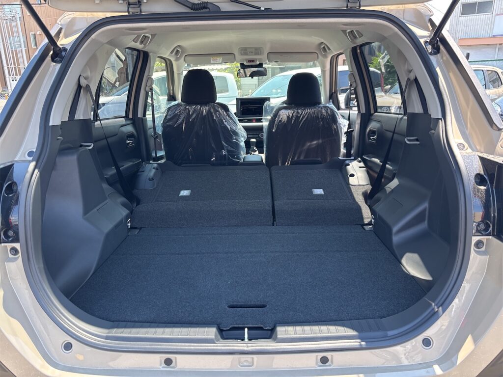 ライズが内装：ラゲージルームフラット状態