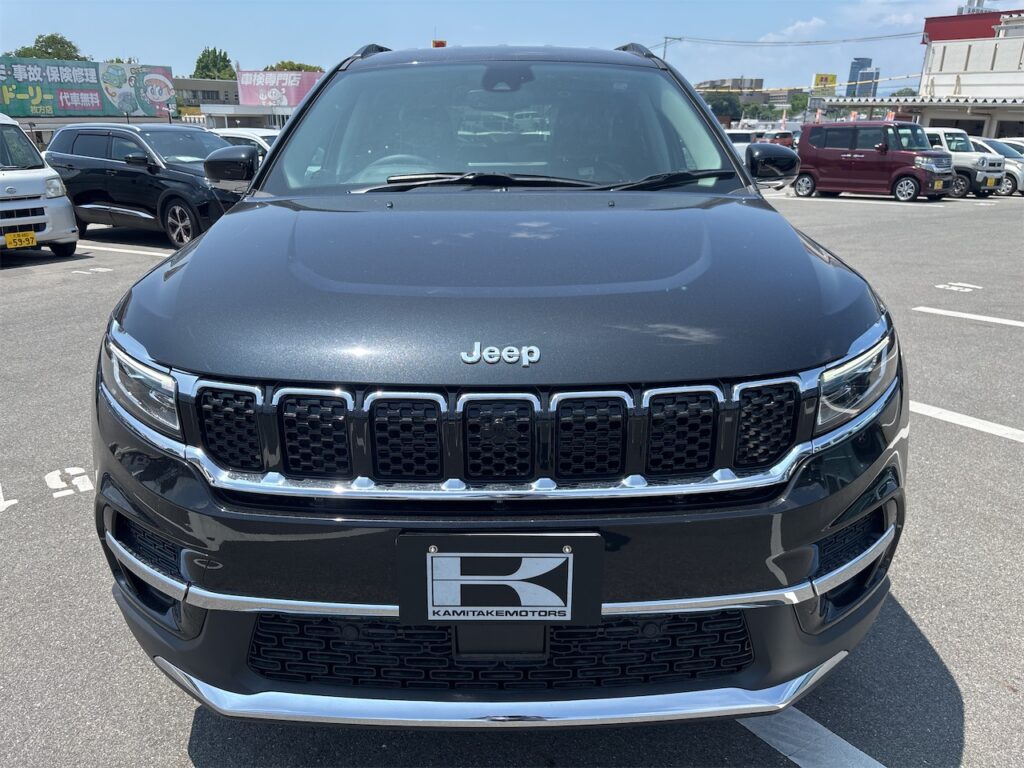 コマンダー外装：フロントグリル