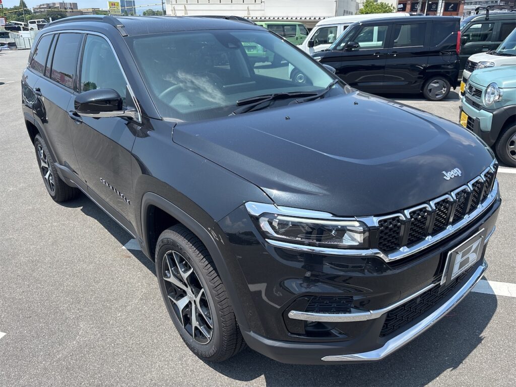 コマンダー外装：斜め正面