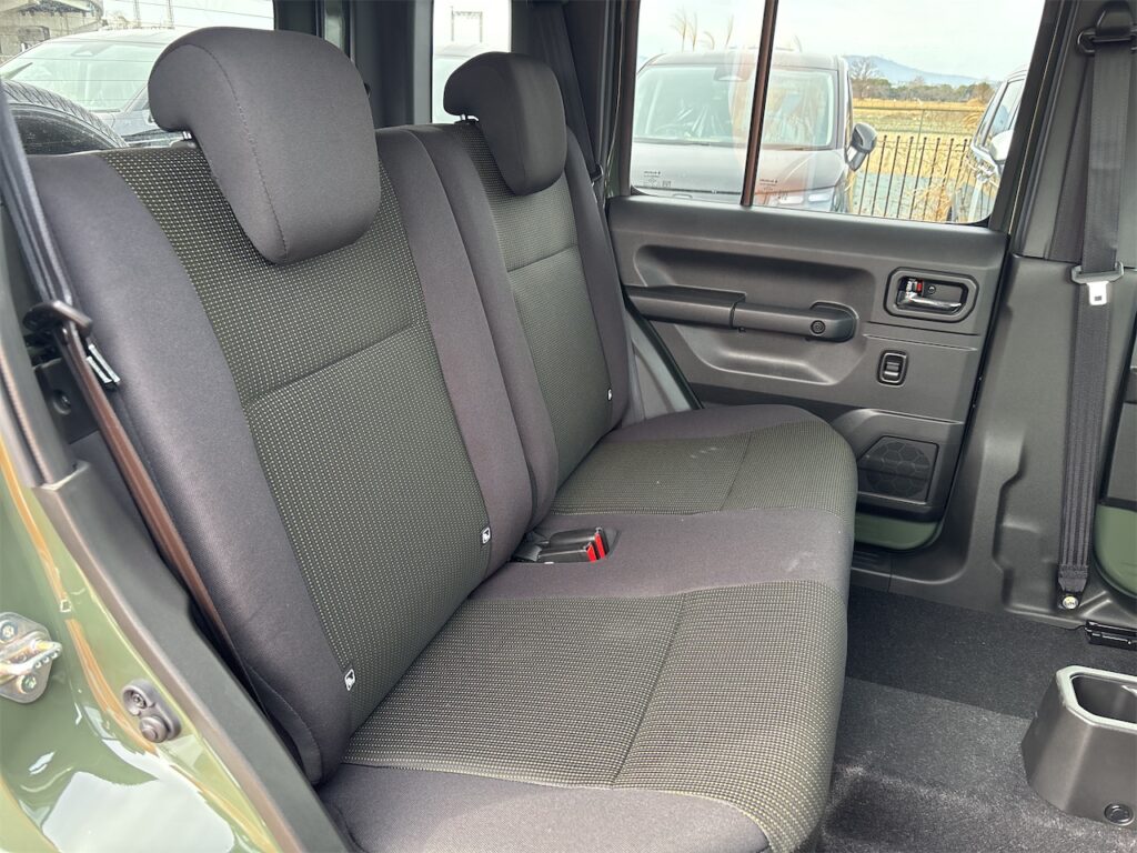 ジムニーノマド内装（後部座席）