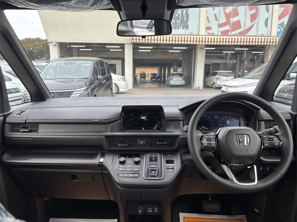 ステップワゴン内装：運転席