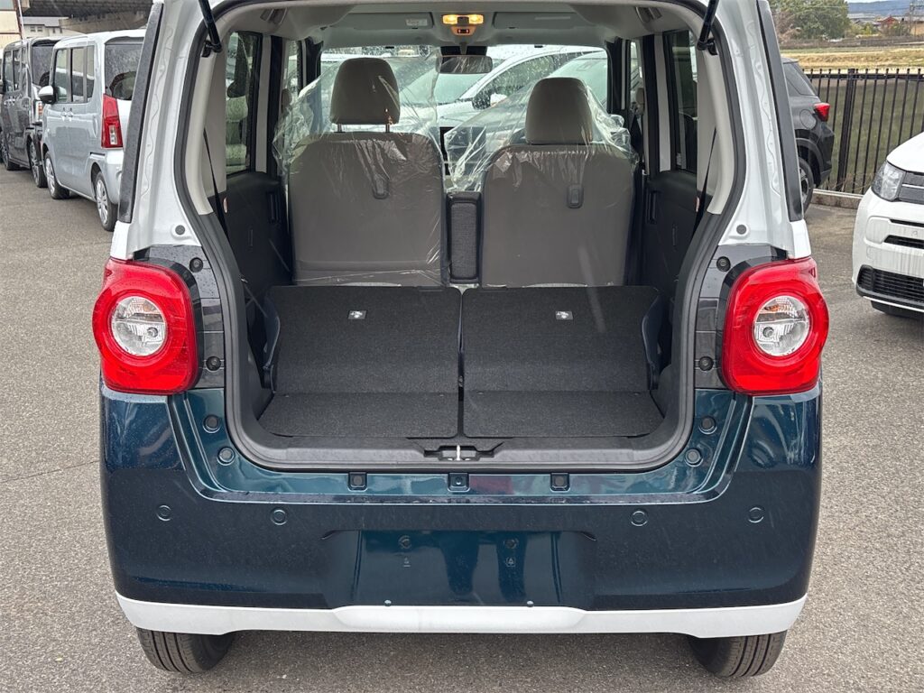 内装：ラゲージルーム2