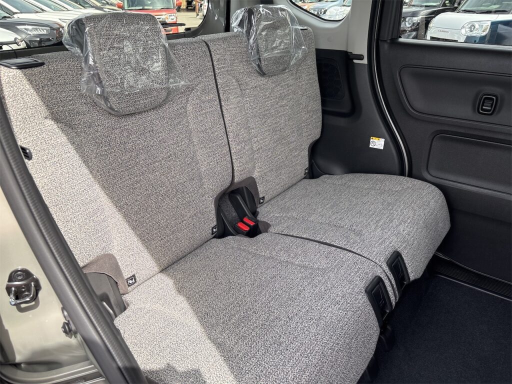 スペーシア内装：後部座席