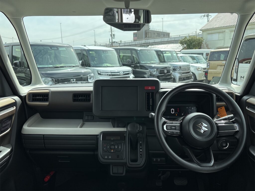 スペーシア内装：運転席