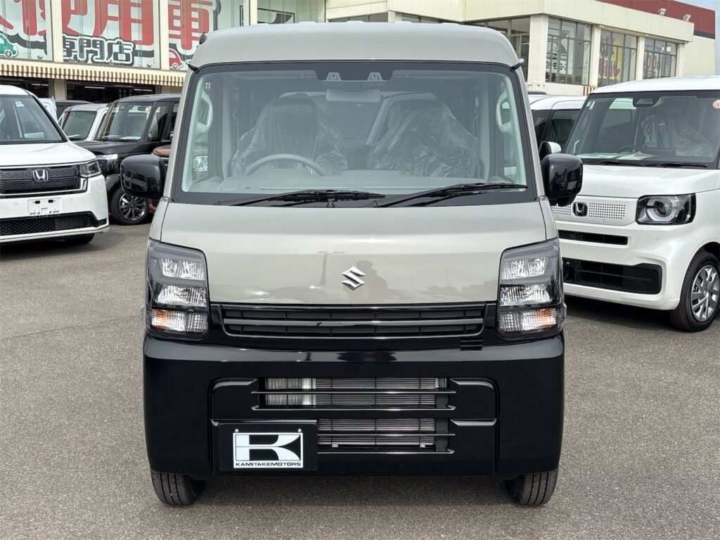 エブリイ外装：フロントグリル