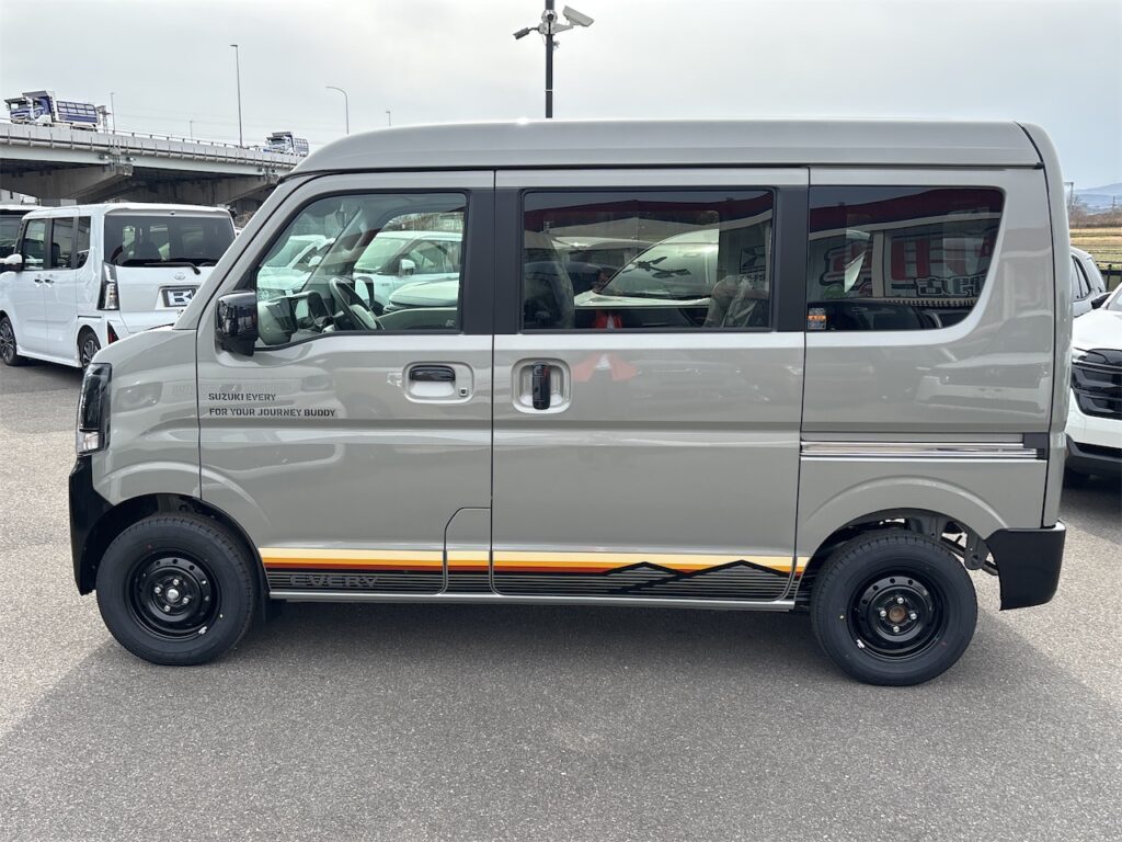 エブリイ外装：横