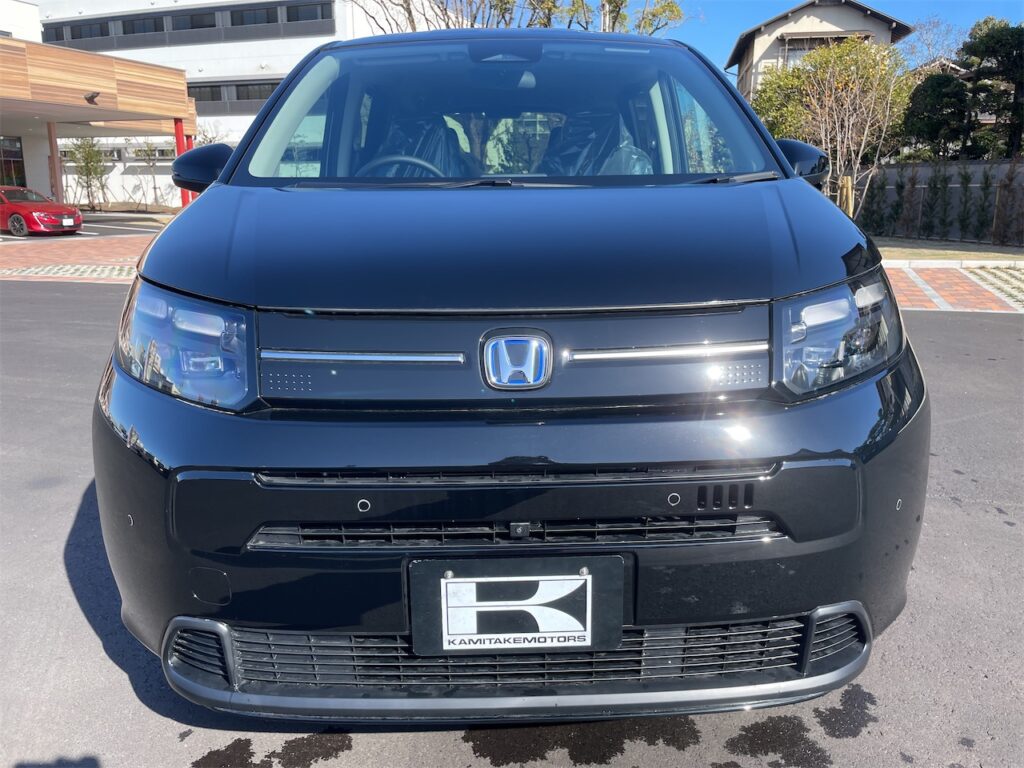 フリード外装：フロントグリル