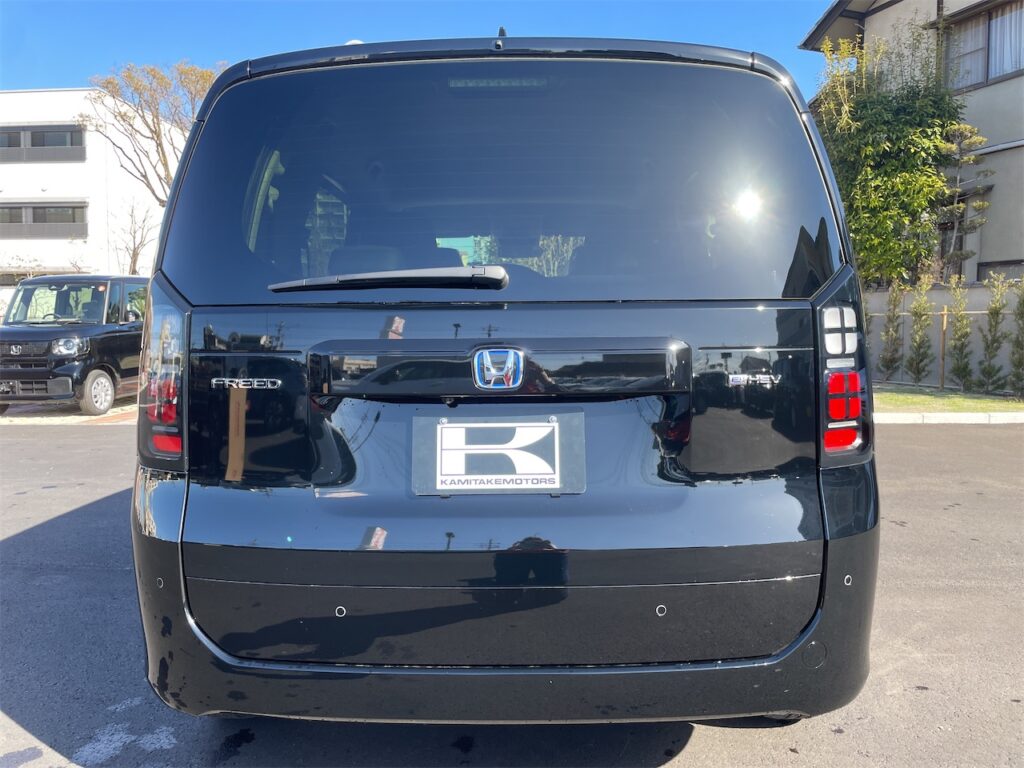 フリード外装：リア