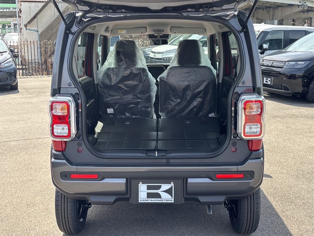 内装：ラゲージルーム2