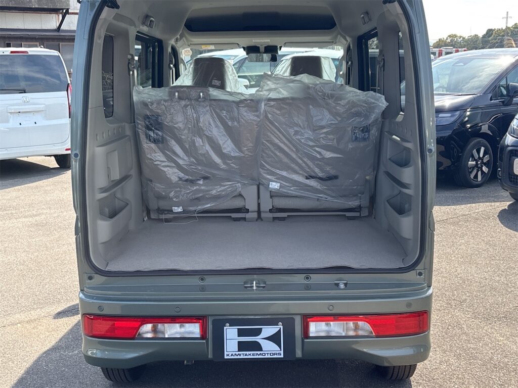 内装：ラゲージルーム