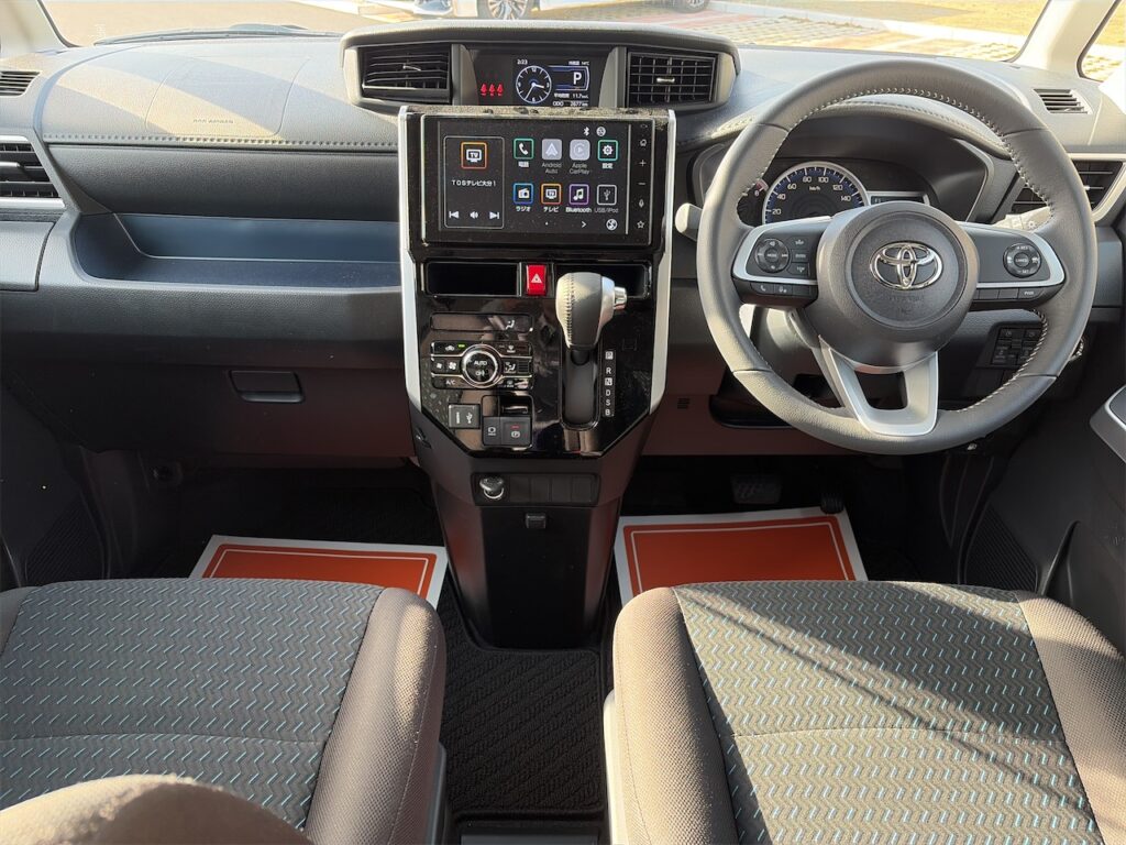 ルーミー内装:運転席