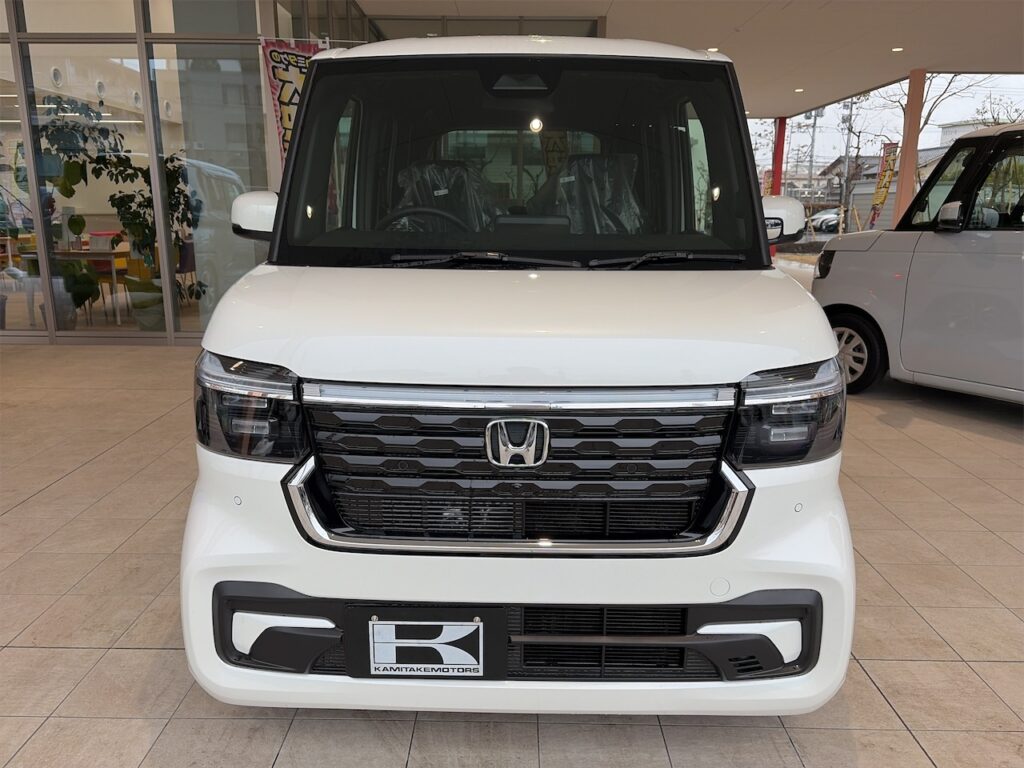 NBOX外装：フロントグリル