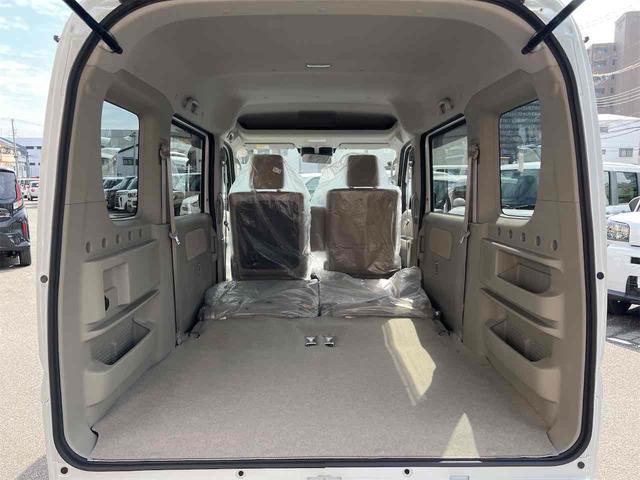 内装：ラゲージルーム