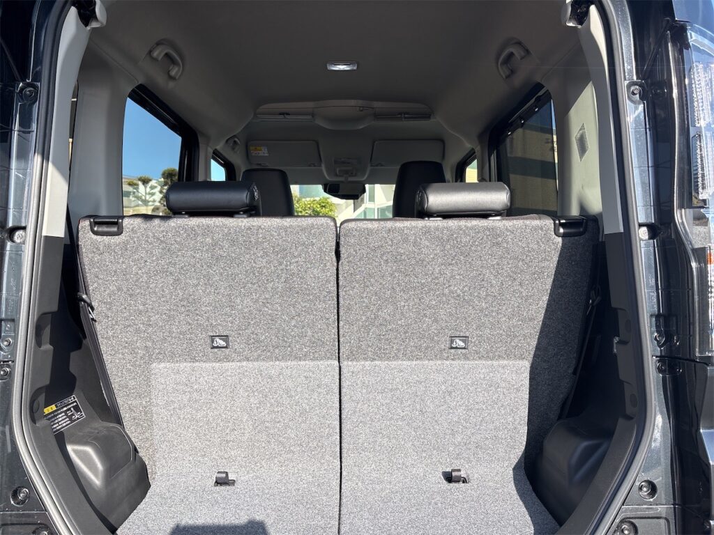 内装：ラゲージルーム