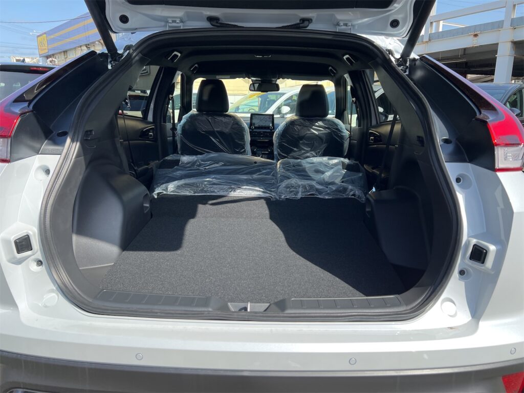 内装：ラゲージルームフラット状態