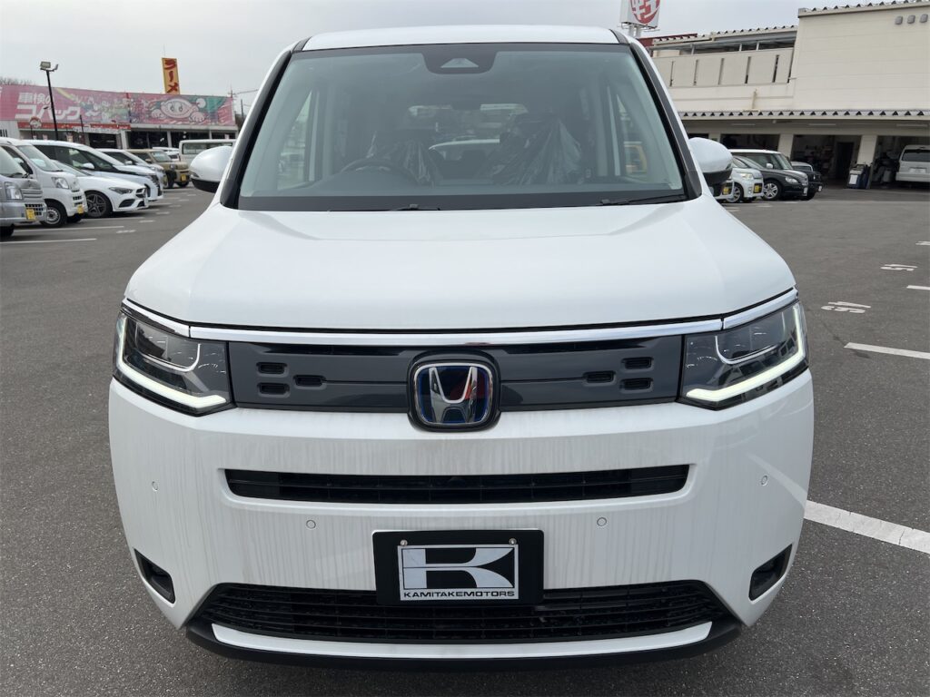 外装：フロントグリル