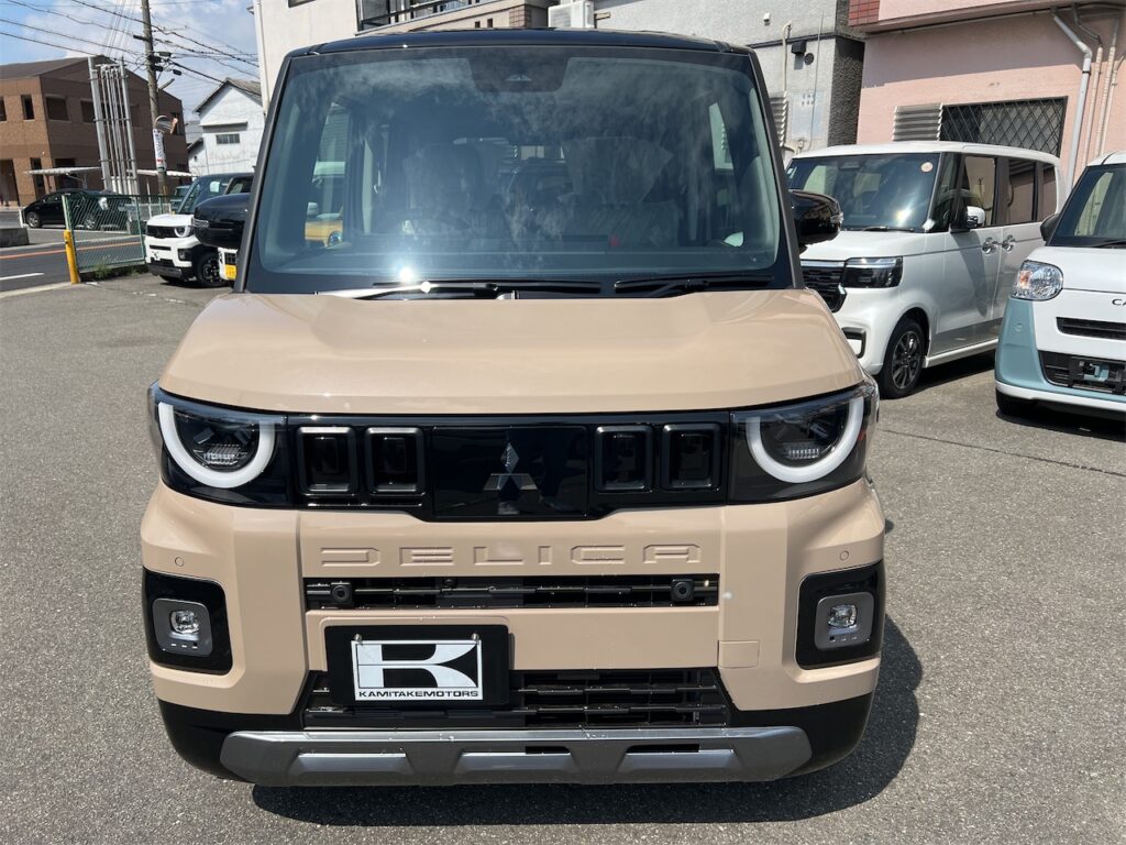 外装：フロントグリル