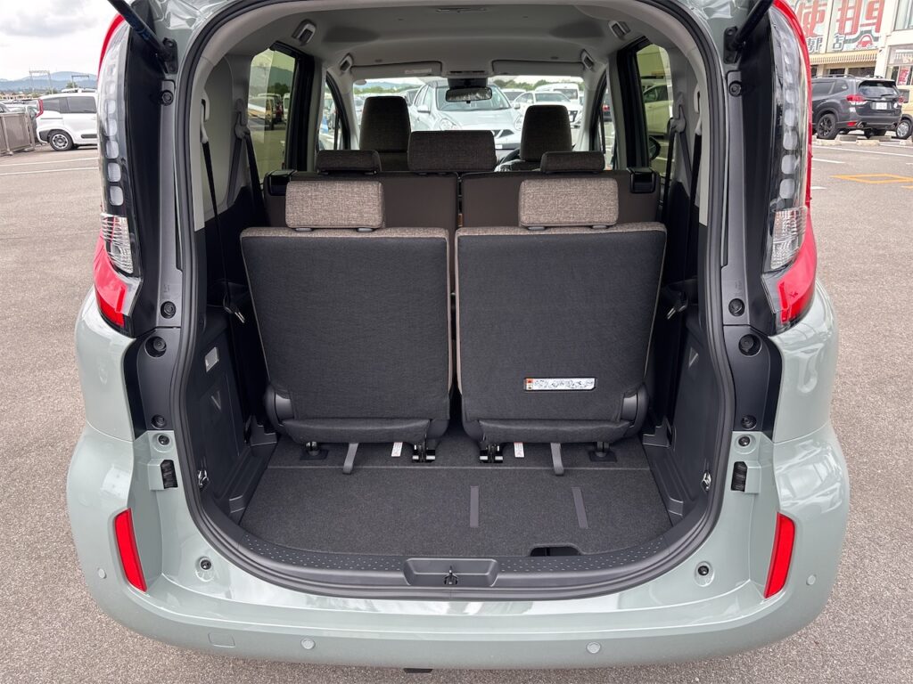 内装：ラゲージルーム